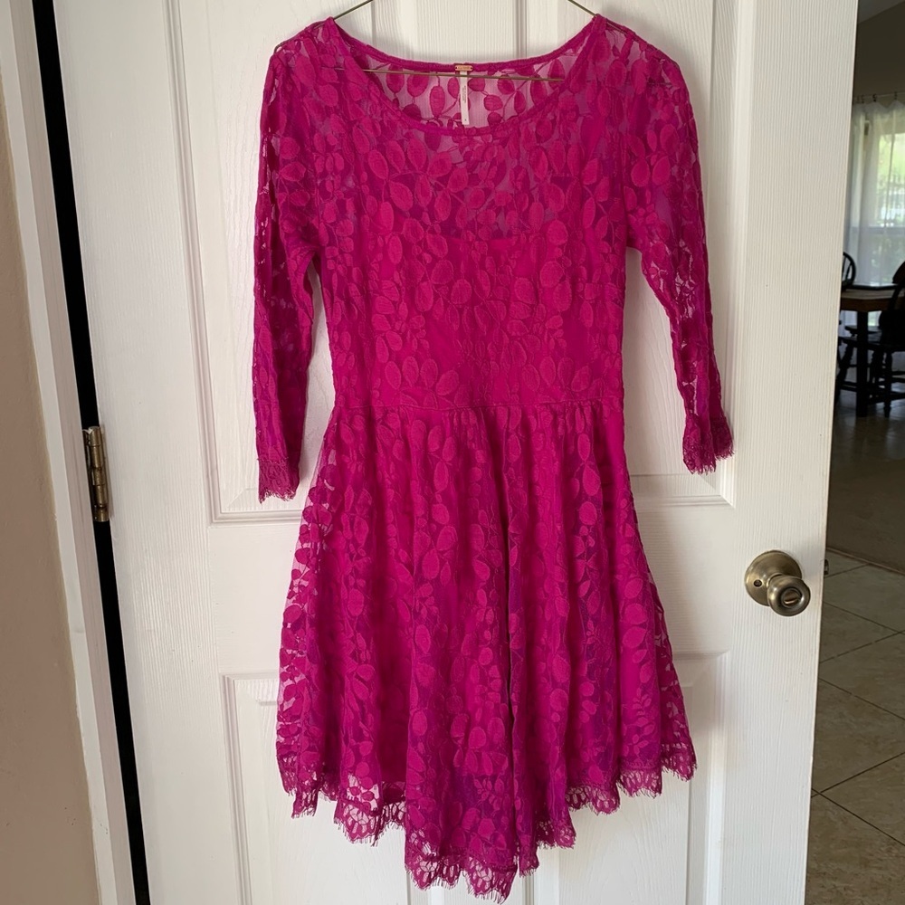 Free People Floral Mesh Lace Mini “Rare” Fuchsia Dress EUC Women’s Size - 4